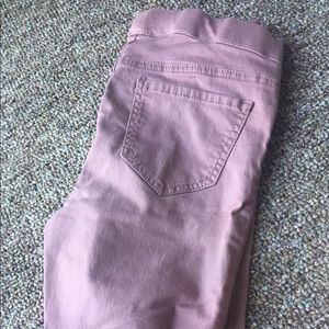 Woman’s Pink stretchy jeggings